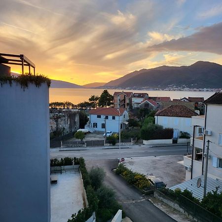 New! Stylish 2 Bedroom Condo With View & Pool Τίβατ Εξωτερικό φωτογραφία