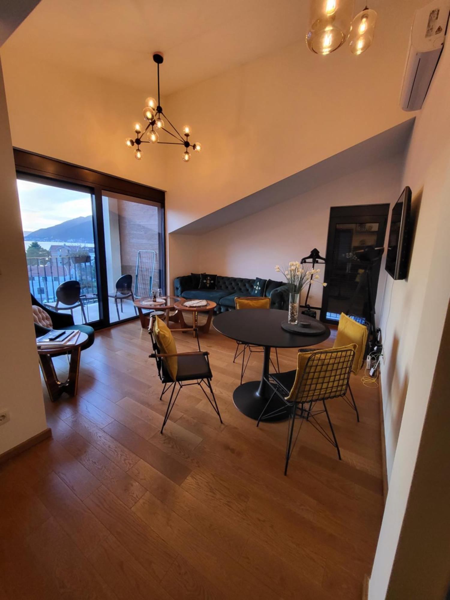 New! Stylish 2 Bedroom Condo With View & Pool Τίβατ Εξωτερικό φωτογραφία